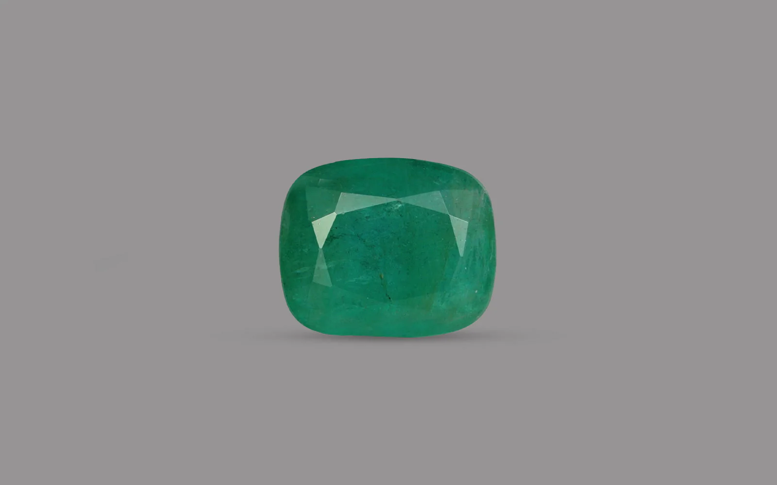 Emerald (Panna) – 7.01 Carat / 7.7 Ratti [GM09852]
