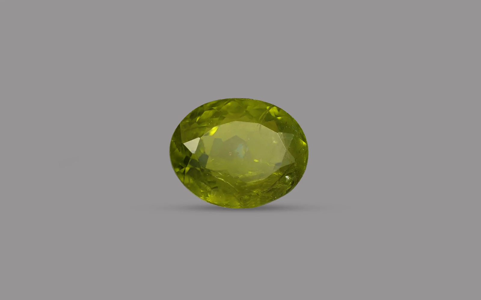 Peridot – 7.82 Carat / 8.6 Ratti [GM09803]