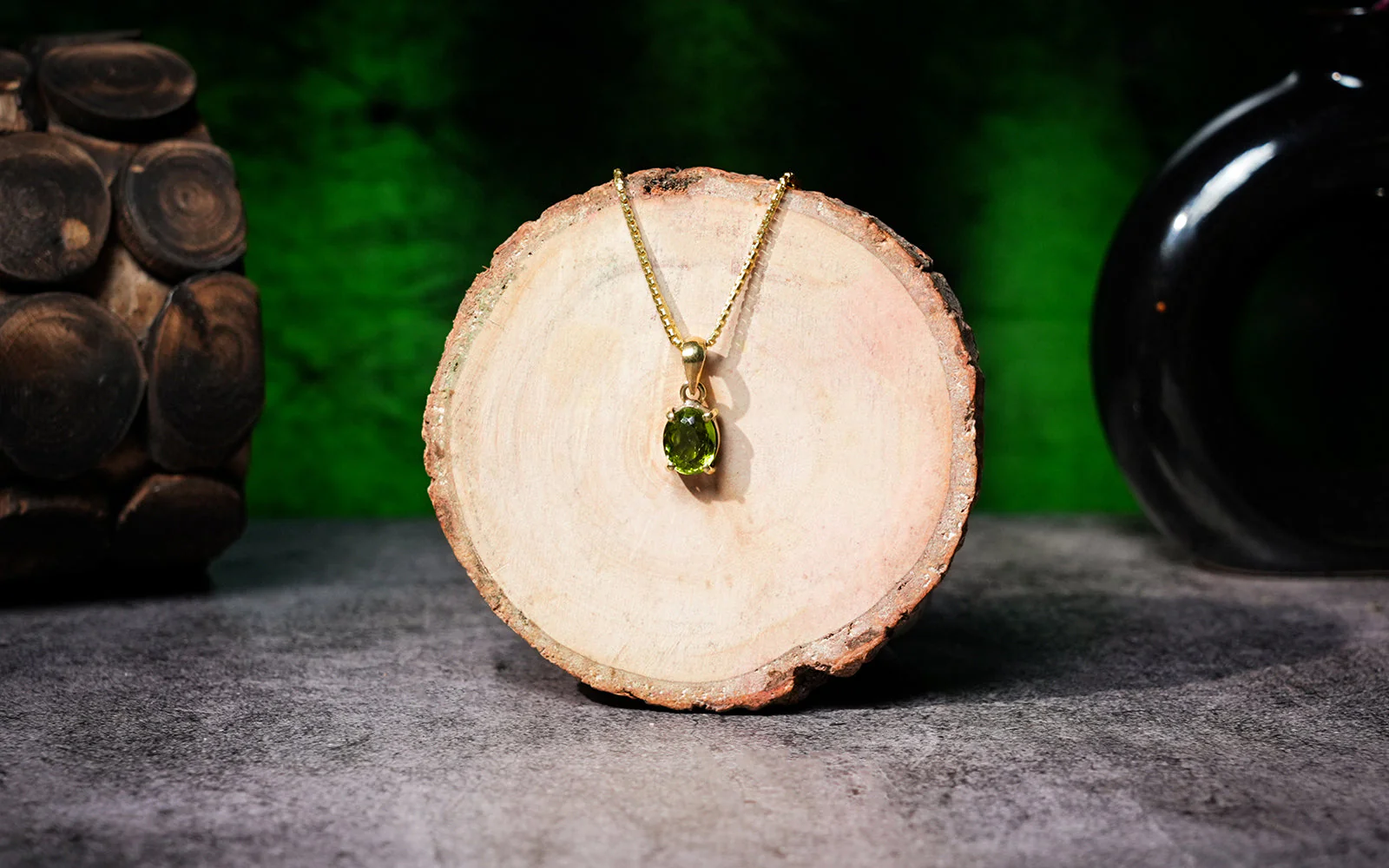Peridot Pendant – 4.53 Carat / 5 Ratti [GM00713]